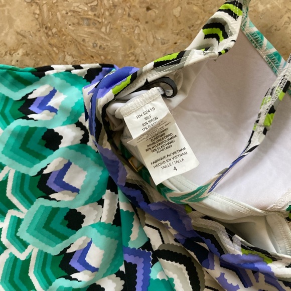 La Blanca Tankini/bikini. 3 pieces. Size 4. Great shape. - Picture 4 of 7